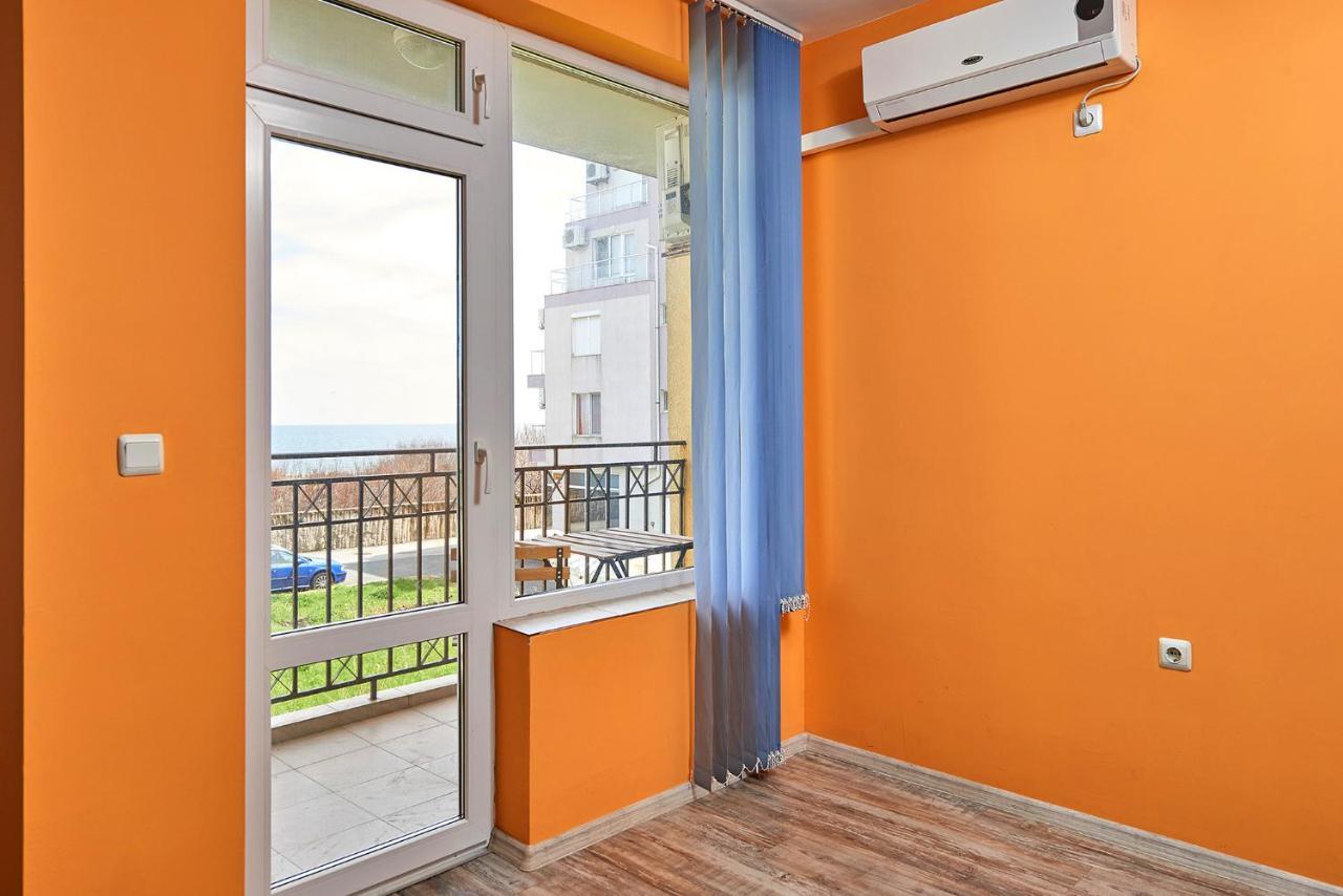 Apartments Dimitrovi Pomorie Exterior photo