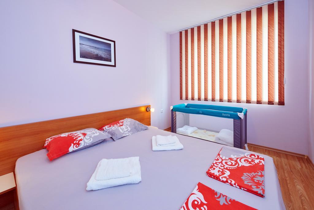 Apartments Dimitrovi Pomorie Exterior photo