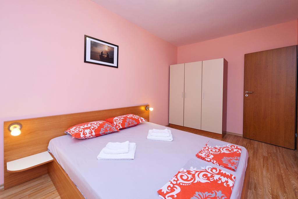 Apartments Dimitrovi Pomorie Exterior photo