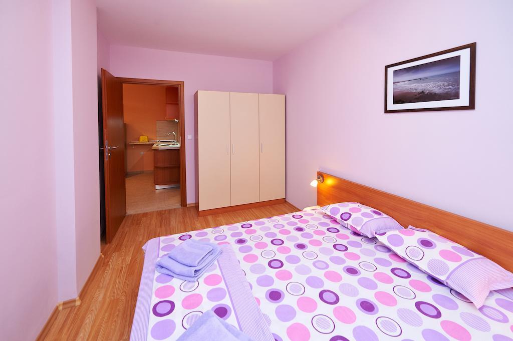 Apartments Dimitrovi Pomorie Room photo