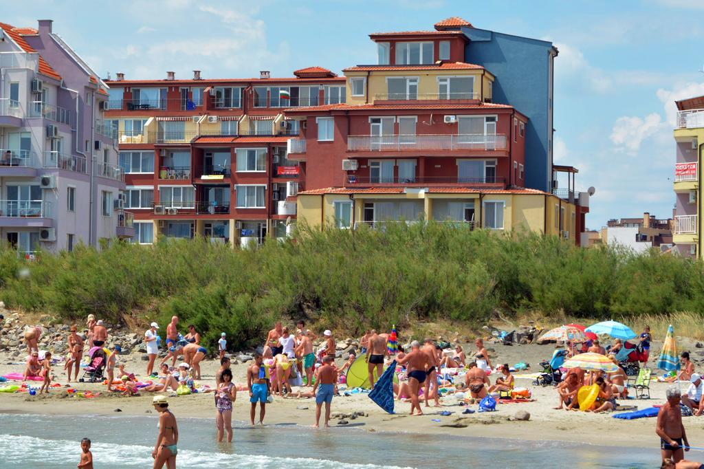 Apartments Dimitrovi Pomorie Exterior photo